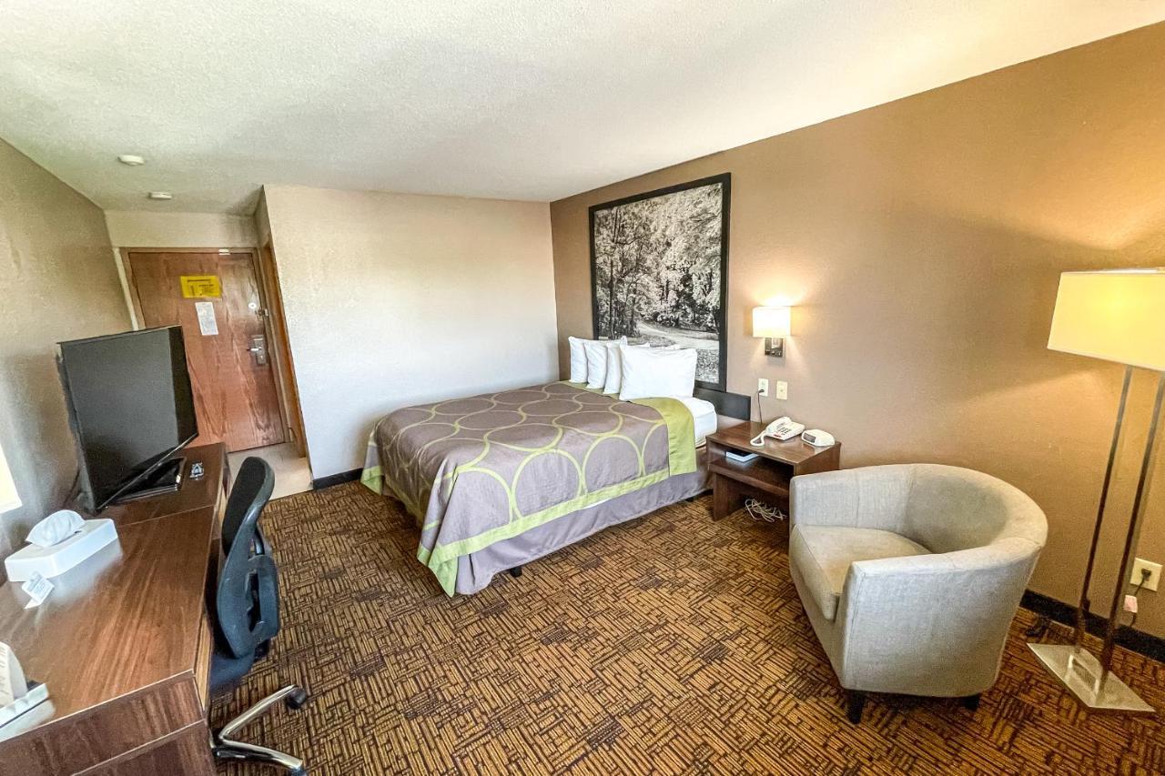 Super 8 By Wyndham Indianapolis Emerson Ngoại thất bức ảnh