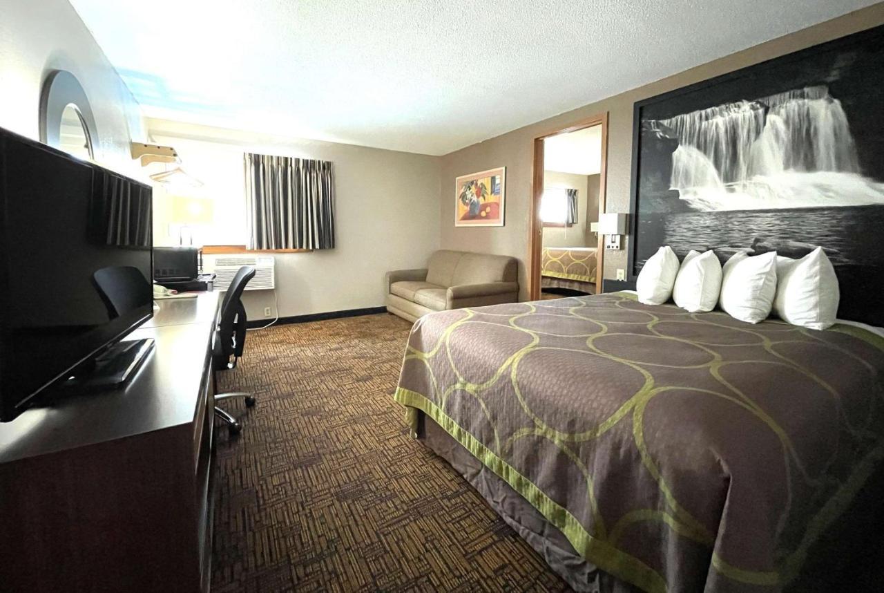 Super 8 By Wyndham Indianapolis Emerson Ngoại thất bức ảnh