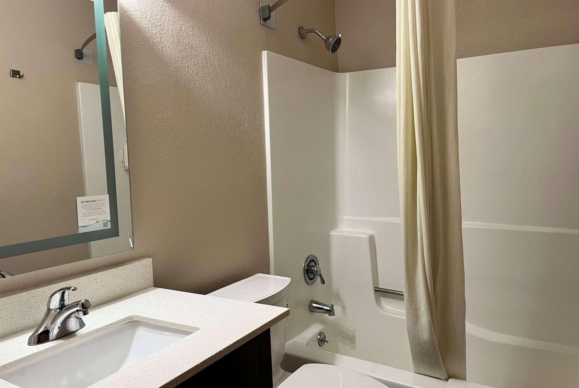 Super 8 By Wyndham Indianapolis Emerson Ngoại thất bức ảnh