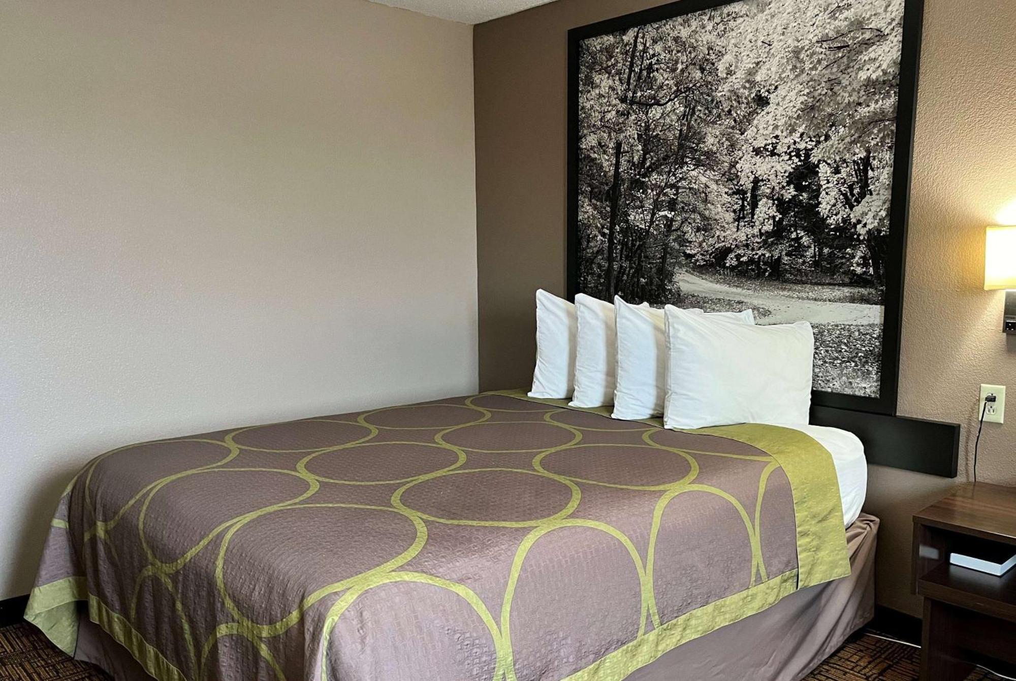 Super 8 By Wyndham Indianapolis Emerson Ngoại thất bức ảnh